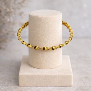✨ Twisted Gold Tone Bangle Bracelet | Minimalist Vintage Style